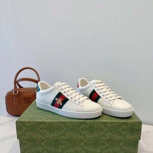 Guccis Ace Bee Embroidered White Leather Sneakers